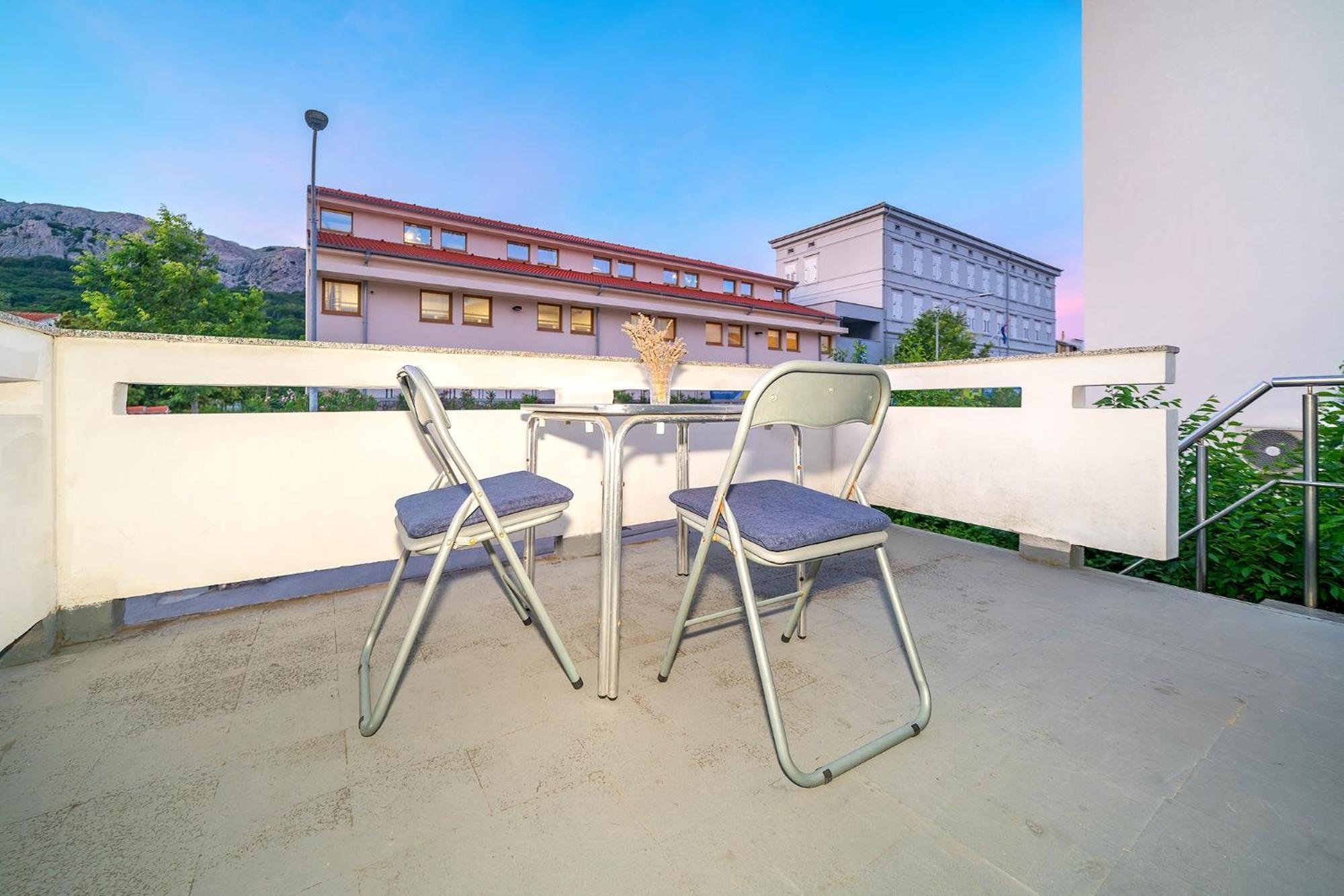 Apartments Nada & Ivan With Terrace บัชกา ภายนอก รูปภาพ