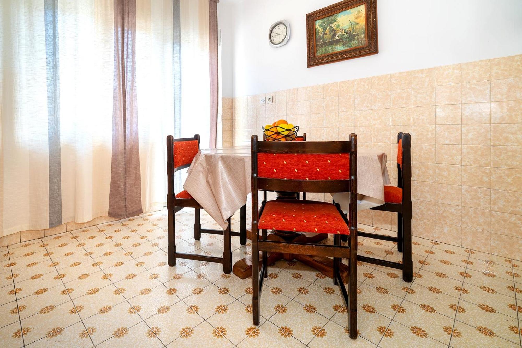 Apartments Nada & Ivan With Terrace บัชกา ภายนอก รูปภาพ