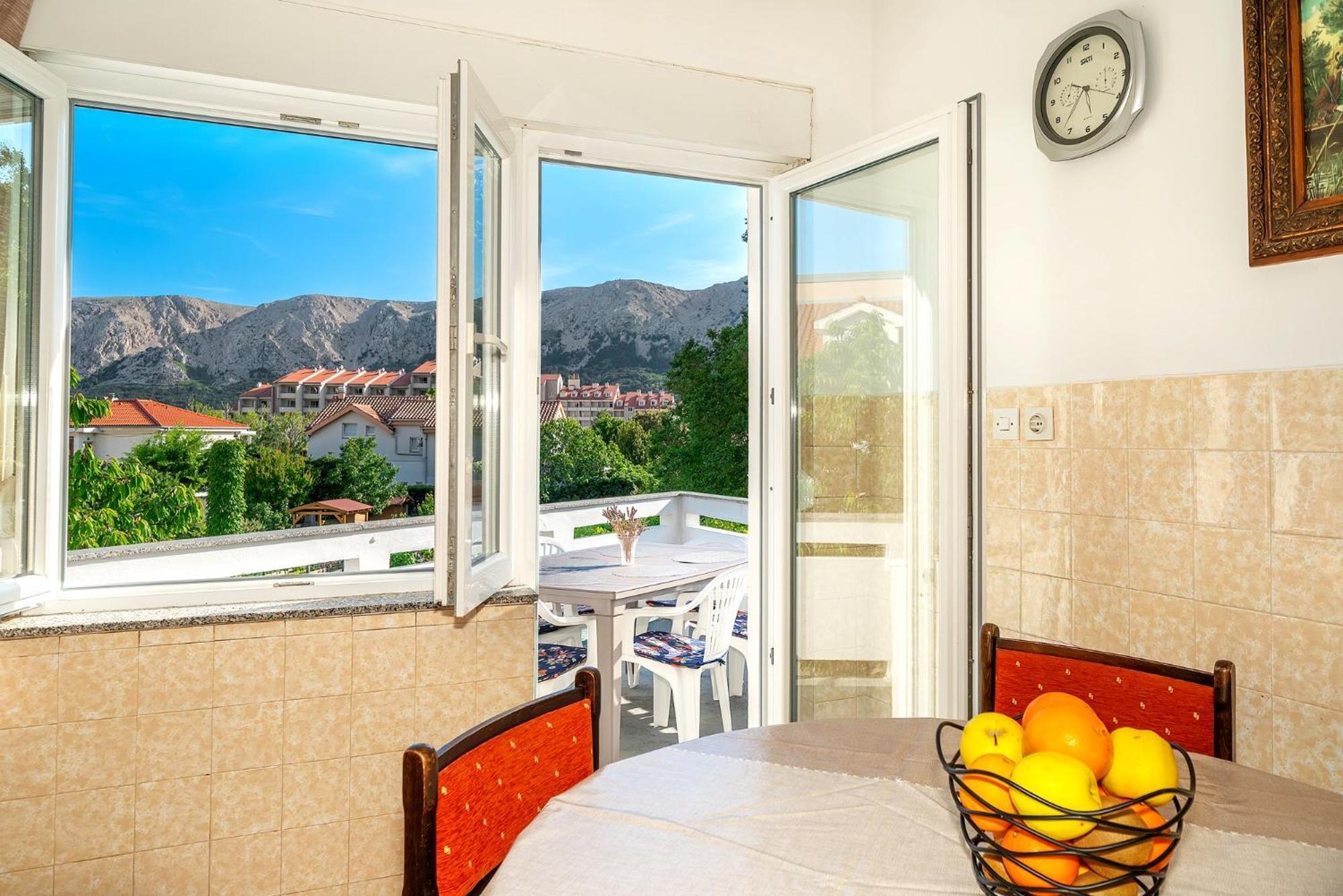 Apartments Nada & Ivan With Terrace บัชกา ภายนอก รูปภาพ