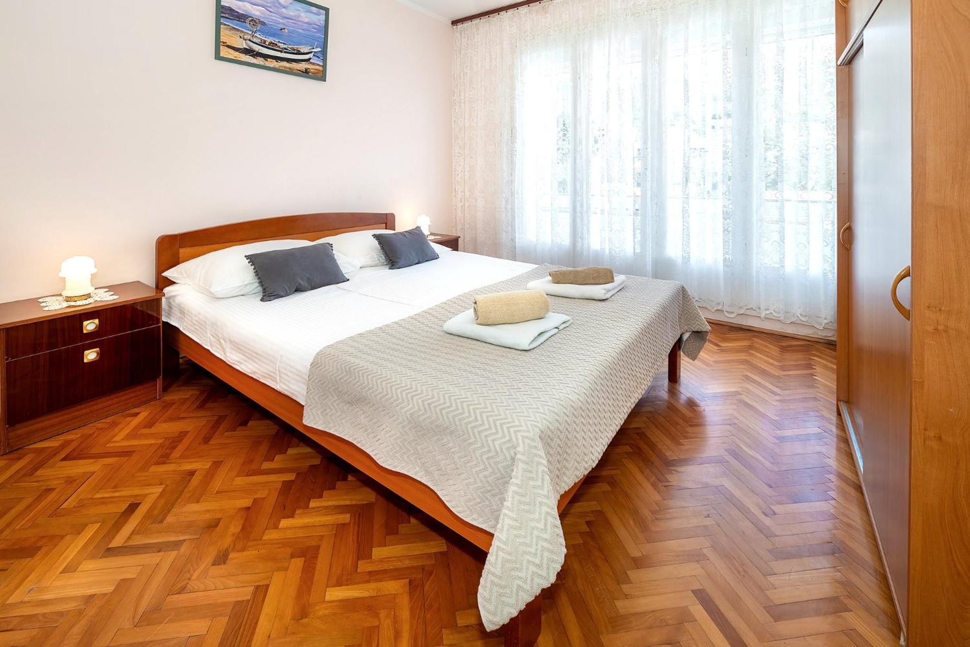 Apartments Nada & Ivan With Terrace บัชกา ภายนอก รูปภาพ