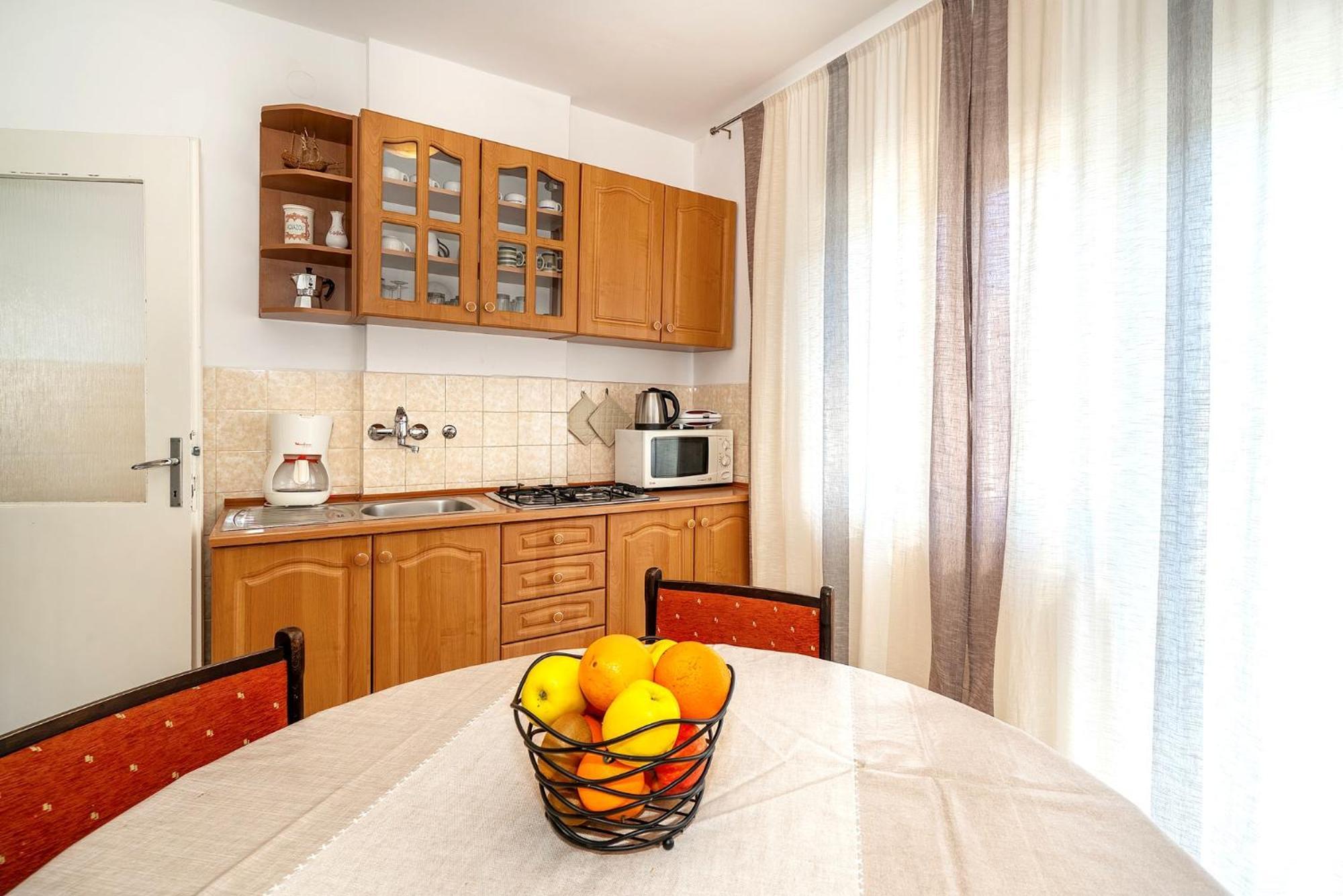 Apartments Nada & Ivan With Terrace บัชกา ภายนอก รูปภาพ