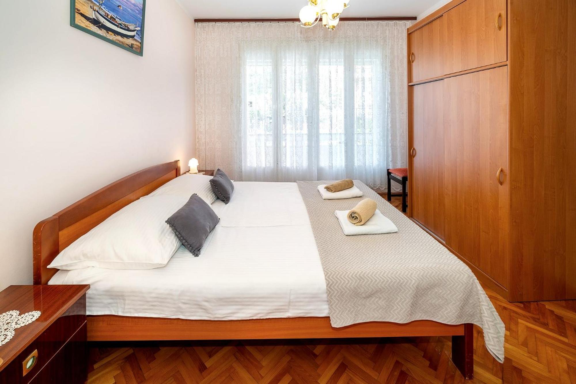 Apartments Nada & Ivan With Terrace บัชกา ภายนอก รูปภาพ
