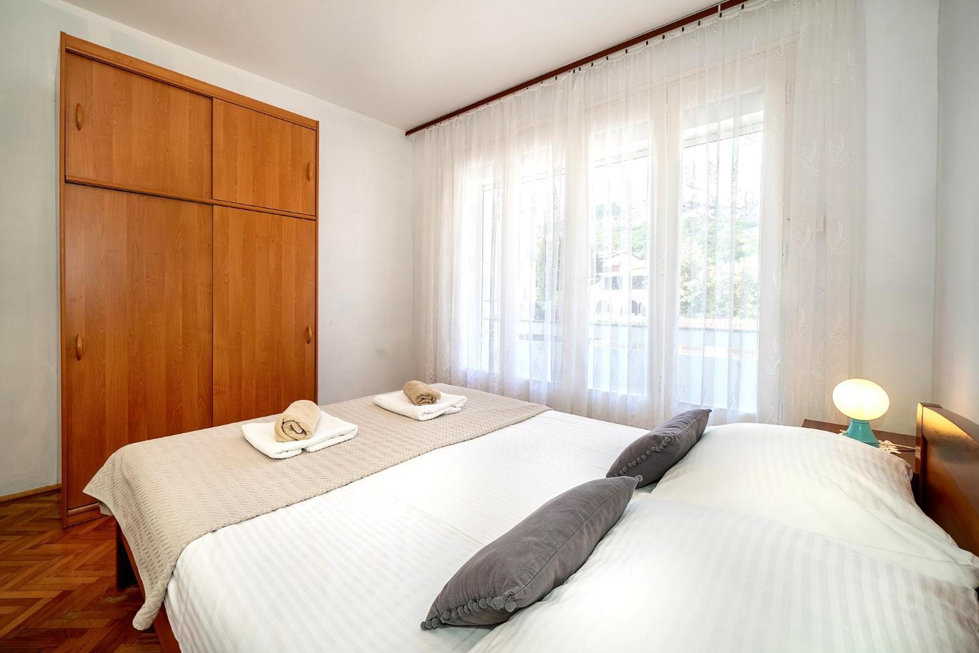 Apartments Nada & Ivan With Terrace บัชกา ภายนอก รูปภาพ