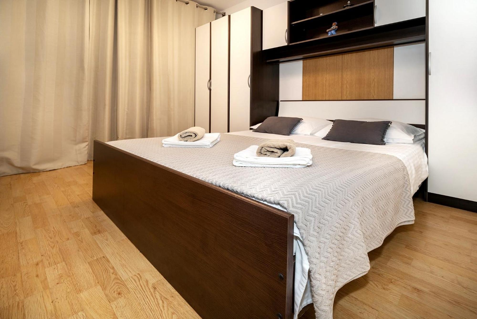 Apartments Nada & Ivan With Terrace บัชกา ภายนอก รูปภาพ